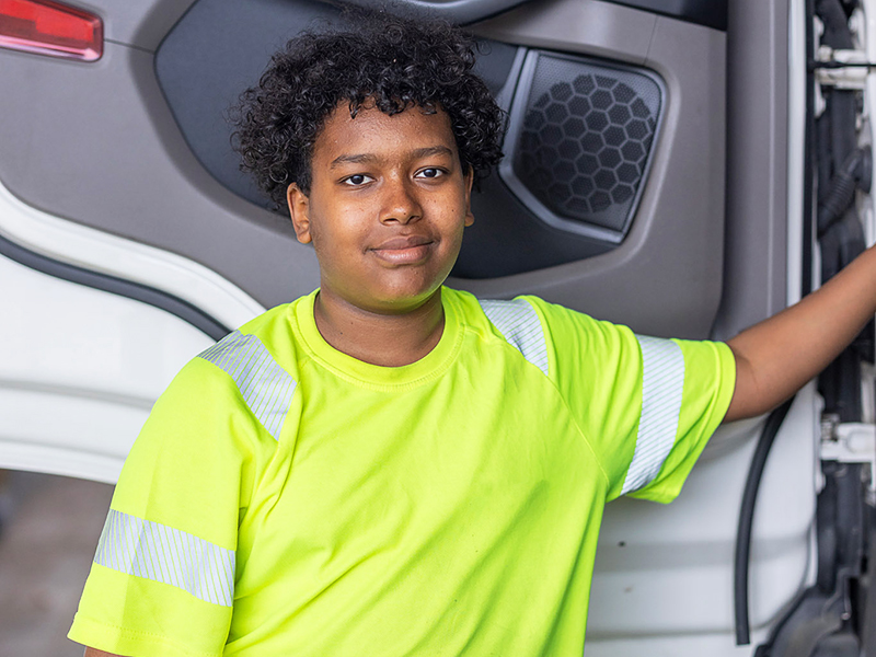 Aimen Mahmoud är elev på Edströmska transportutbildning i Västerås.