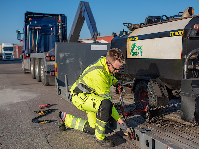 Lastväxlare och lastbilschaufför.